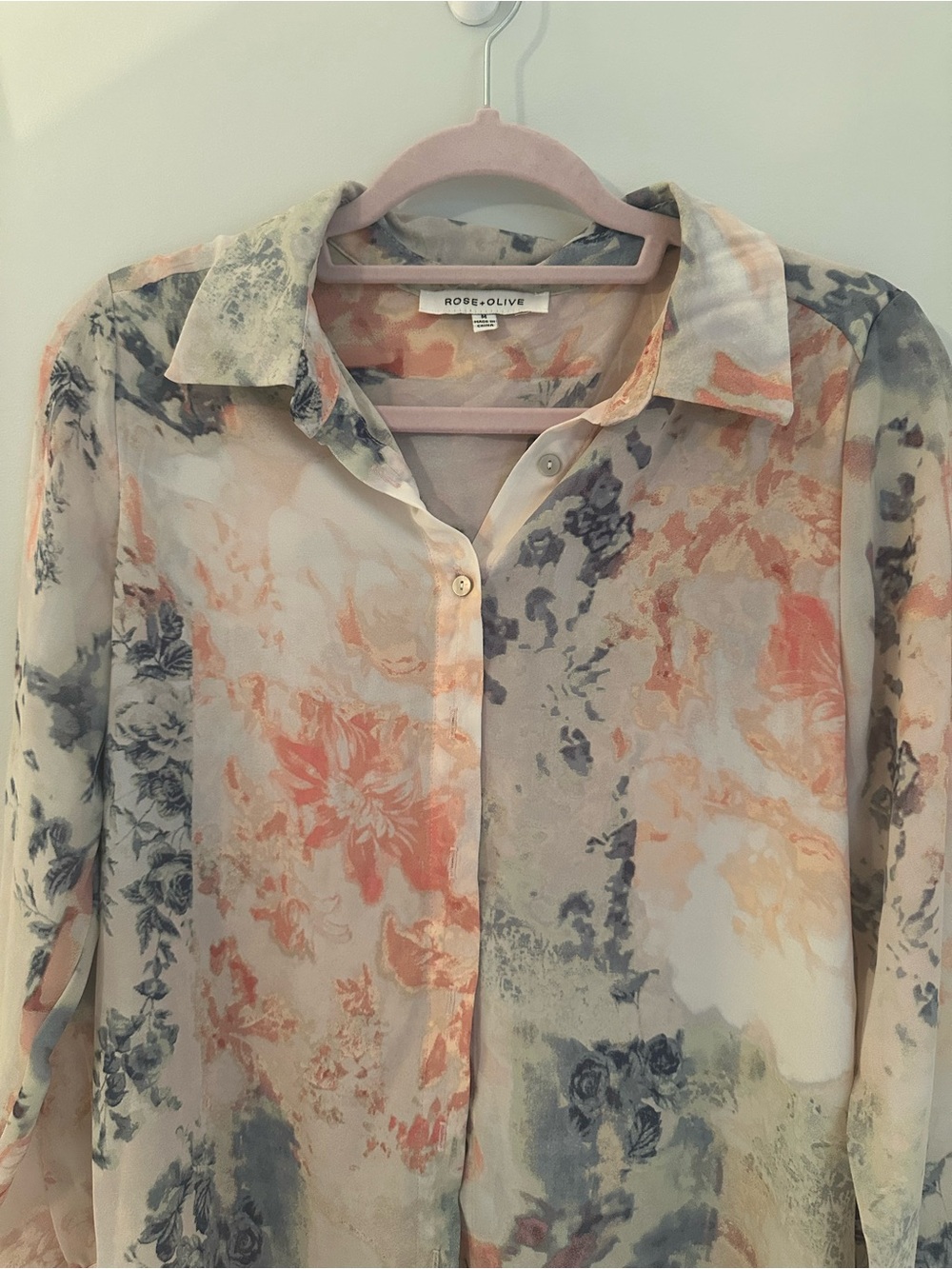 ROSE +OLIVE Women’s Blouse Medium Floral Watercolor Abstract Button Down